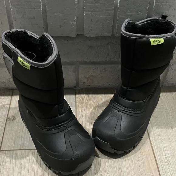 Like New Western Chief Black & Grey Snow Boots, faux fur lined, waterproof - Picture 1 of 12
